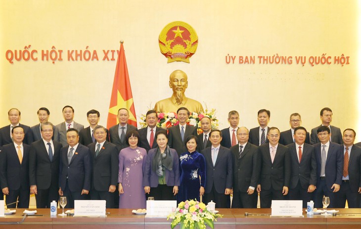 Parlamentspräsidentin Nguyen Thi Kim Ngan trifft Botschafter und Leiter der vietnamesischen Vertretungen im Ausland - ảnh 1