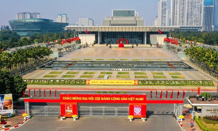 Hanoi wird für den 13. Parteitag bunt dekoriert - ảnh 16