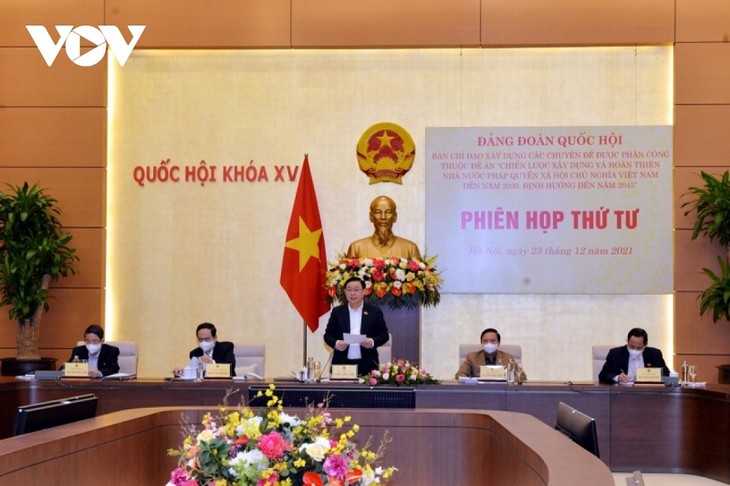 Parlamentspräsident Vuong Dinh Hue: Professionalität der Abgeordneten verbessern - ảnh 1