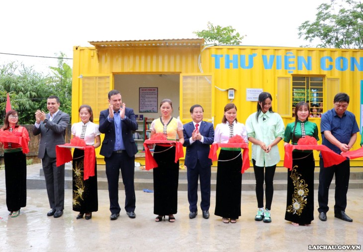 Freundliche Bibliothek für Schüler in gebirgiger Region Lai Chau - ảnh 1