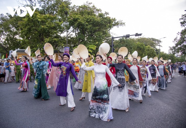 Straßenfest beim Hue-Festival eröffnet - ảnh 1
