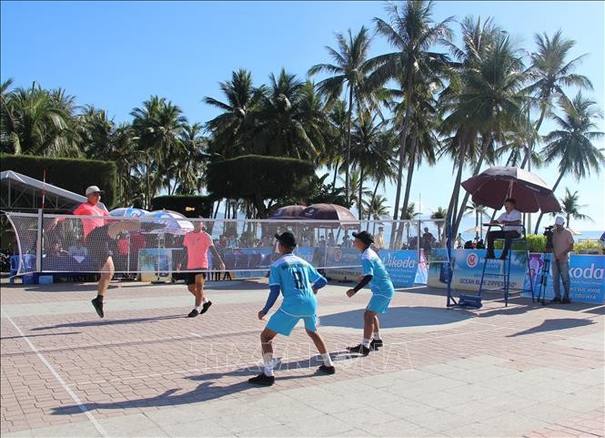 Mehr als 200 Sportler beteiligen sich an Beach-Federfußballmeisterschaft 2022 - ảnh 1