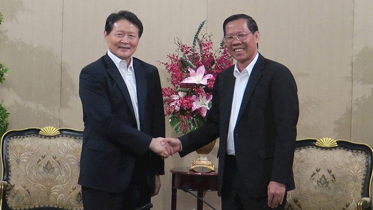 Leitung von Ho-Chi-Minh Stadt empfängt Vorsitzenden des Forschungskomitees zum Parteiaufbau Chinas - ảnh 1