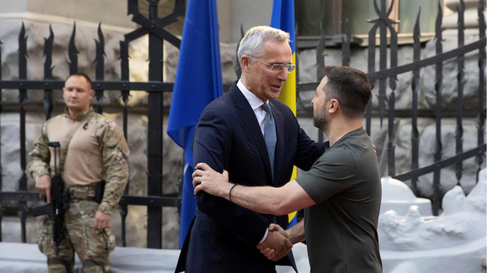 Nato-Generalsekretär bekräftigt Unterstützung der Ukraine - ảnh 1