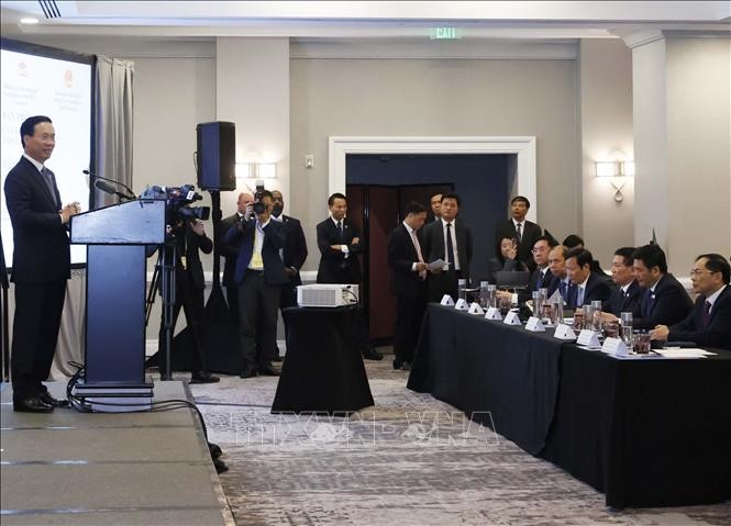 Staatspräsident Vo Van Thuong nimmt am Runden Tisch zwischen Unternehmen und Provinzen Vietnams und der USA teil - ảnh 1