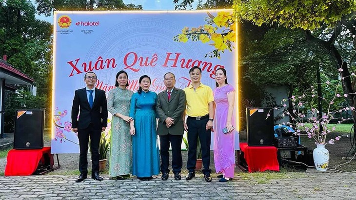 Neujahr des Drachen 2024: Vietnamesen in ostafrikanischen Ländern feiern das Fest - ảnh 1