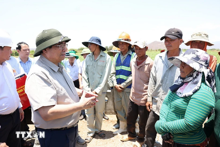 Premierminister Pham Minh Chinh überprüft die Dürre-Bekämpfung in Ninh Thuan - ảnh 1