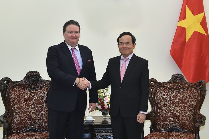 Vizepremierminister Tran Luu Quang empfängt US-Botschafter Marc Evans Knapper - ảnh 1