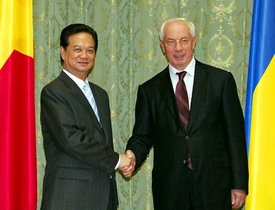 PM Ukraina mulai melakukan kunjungan resmi di Vietnam - ảnh 1