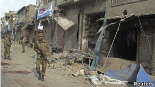 Serangan bom yang mengakibatkan korban besar di Pakistan - ảnh 1