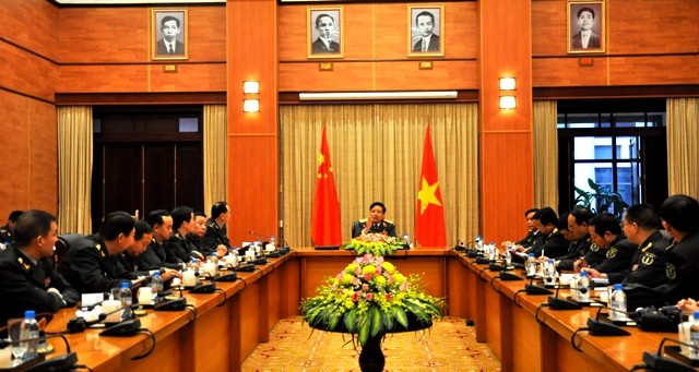 Delegasi Pejabat Sekolah Tinggi  Pertahanan Tiongkok berkunjung di Vietnam - ảnh 1