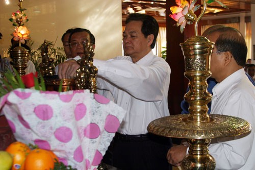 PM Vietnam Nguyen Tan Dung menyampaikan ucapan selamat Hari Raya Tet di provinsi Binh Thuan - ảnh 1