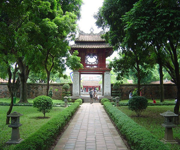 Kuil Sastra Van Mieu-Quoc Tu Giam menyambut Piagam Pengakuan Situs Peninggalan nasional khusus - ảnh 1