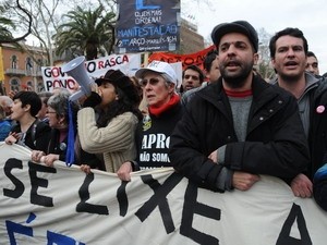 Demonstrasi raksasa di Portugal  - ảnh 1