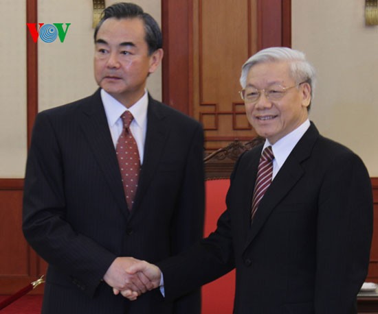 Sekjen KS PKV, Nguyen Phu Trong menerima Menlu Tiongkok, Wang Yi - ảnh 1