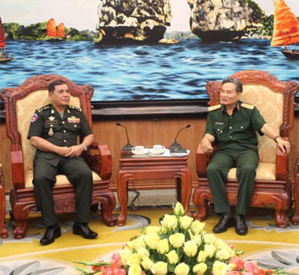 Tentara dua negara Vietnam-Kamboja memperkokoh hubungan tradisional - ảnh 1