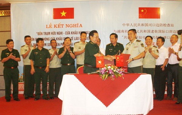 Membangun “Pos  dan gardu persahabatan, koridor perbatasan yang moderat” di garis  perbatasan Vietnam-Tiongkok - ảnh 1