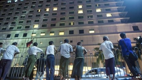  Bom meledak di satu hotel di kota Yangon, Myanmar - ảnh 1