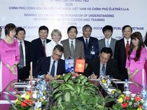 Upacara penandatanganan permufakatan kerjasama pendidikan dan pelatihan antara Vietnam dan Australia - ảnh 1