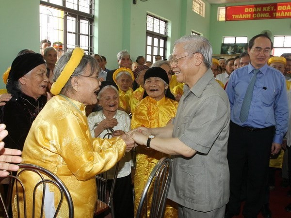 Sekjen KS PKV, Nguyen Phu Trong melakukan kunjungan kerja di provinsi Hung Yen - ảnh 1