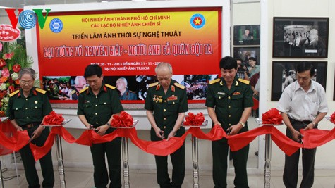 Pameran foto “Jenderal Vo Nguyen Giap- Kakak sulung Tentara Rakyat Vietnam”. - ảnh 1