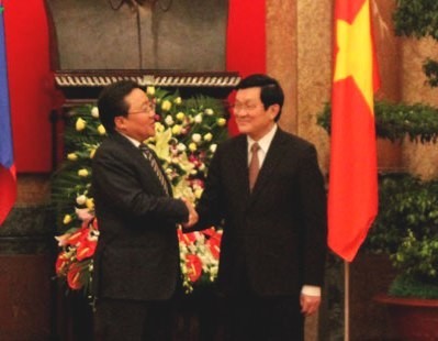 Presiden Vietnam, Truong Tan Sang melakukan pembicaraan dengan Presiden Mongolia, Tsakhiagiin Elbegdoji - ảnh 1