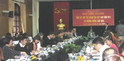 Vietnam terus memberikan sumbangan aktif dalam proses pembangunan Komunitas ASEAN - ảnh 1