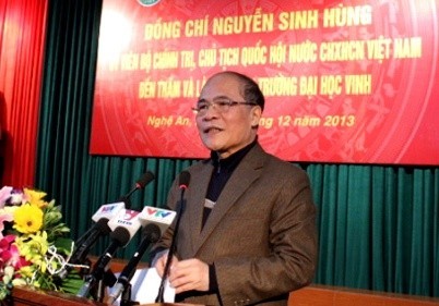 Ketua MN Vietnam, Nguyen Sinh Hung mengunjungi Universitas Vinh, Nghe An - ảnh 1