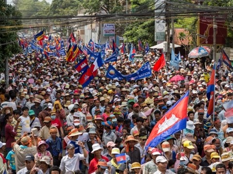 Faksi oposisi Kamboja menyatakan menghentikan sementara demonstrasi dan pawai harian - ảnh 1