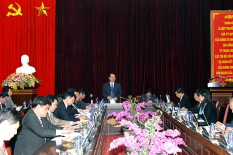 Deputi PM Vietnam, Vu Van Ninh melakukan kunjungan kerja di provinsi Dien Bien - ảnh 1
