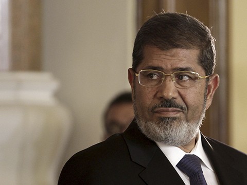 Tambah tuduhan lagi terhadap mantan Presiden Mesir, Mohammad Morsi - ảnh 1