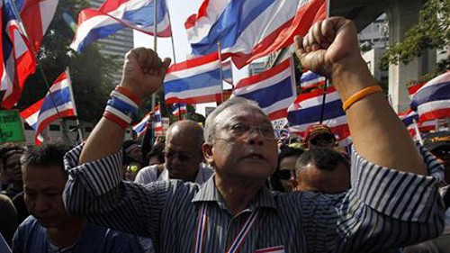 Reaksi-reaksi di Thailand tentang pemberlakukan Undang-Undang mengenai situasi darurat - ảnh 1