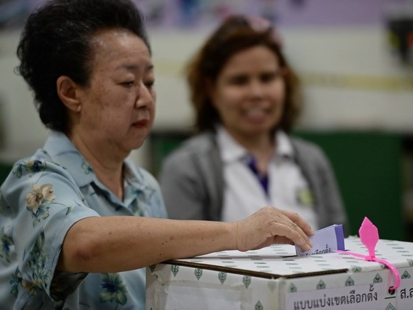 Komite Pemilu Thailand memberitahukan penyelenggaraan pemilu tambahan pada akhir bulan April - ảnh 1