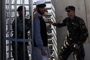 Hubungan Afghanistan-AS terus menjadi tegang karena pembebasan tahanan Taliban - ảnh 1