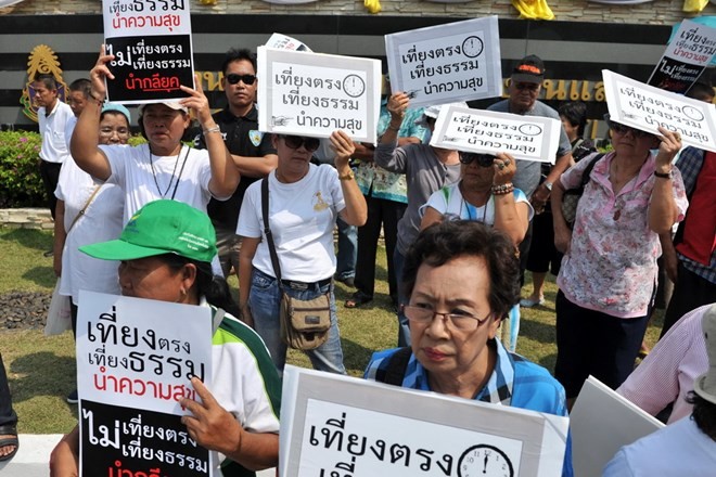 Thailand: Para demonstran mengepung kantor Partai berkuasa - ảnh 1