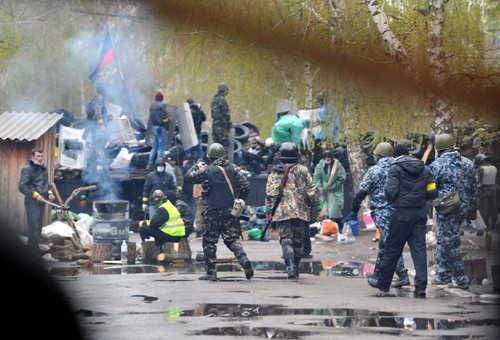 Demonstrasi di Ukraina menjadi bentrokan berdarah-darah. - ảnh 1