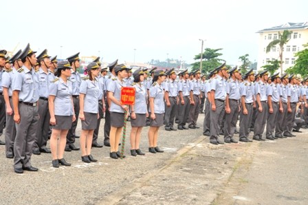 Pasukan pemeriksa laut menjamin pelaksanaan Undang-Undang mengenai hasil perikanan di laut Vietnam - ảnh 1