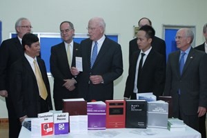 Ketua Harian Senat AS mengakhiri dengan baik kunjungan resmi di Vietnam - ảnh 1