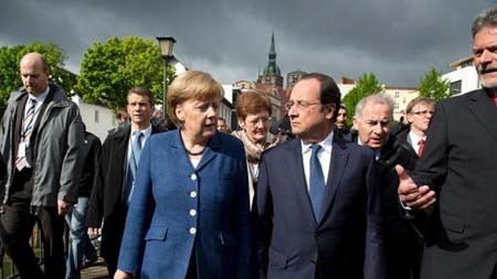 Perancis dan Jerman mengeluarkan pernyataan bersama sebelum referendum di Ukraina Timur berlangsung - ảnh 1