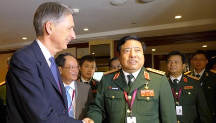 Banyak negara mau mendorong hubungan dengan Kementerian Pertahanan Vietnam - ảnh 1