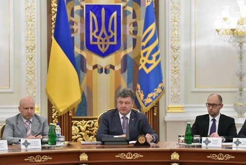 Presiden Ukraina berkomitmen akan secara sefihak melakukan gencatan senjata - ảnh 1