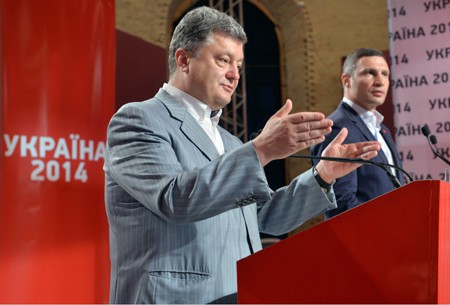 Presiden Ukraina, Petro Poroshenko menyatakan melakukan kembali operasi militer - ảnh 1