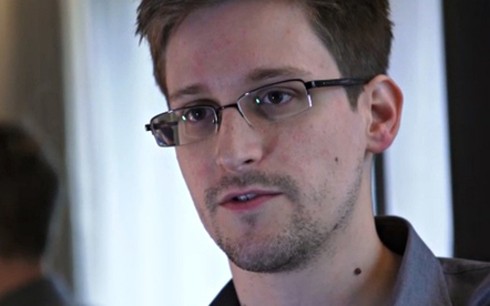 Edward Snowden minta perpanjangan waktu tinggal sementara di Rusia - ảnh 1
