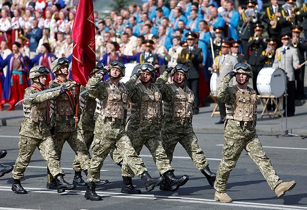 Ukraina mengadakan acara parade militer pada Hari Kemerdekaan - ảnh 1