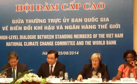 Pembicaraan tingkat tinggi antara Badan Harian Komisi Nasional urusan perubahan iklim dan Bank Dunia - ảnh 1