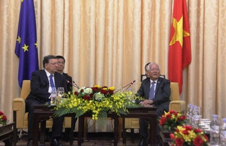 Ketua Komisi Eropa mengakhiri secara baik kunjungan di Vietnam - ảnh 1