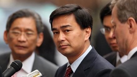Pengadilan Thailand menolak tuduhan terhadap mantan PM Abhisit - ảnh 1