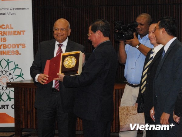 Vietnam dan Afrika Selatan memperkuat kerjasama dalam pekerjaan etnis - ảnh 1