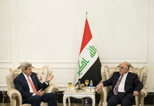Menlu AS melakukan perbahasan dengan kalangan pejabat Irak tentang strategi anti IS - ảnh 1