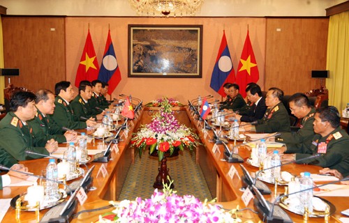 Vietnam dan Laos memperkuat kerjasama pertahanan - ảnh 1